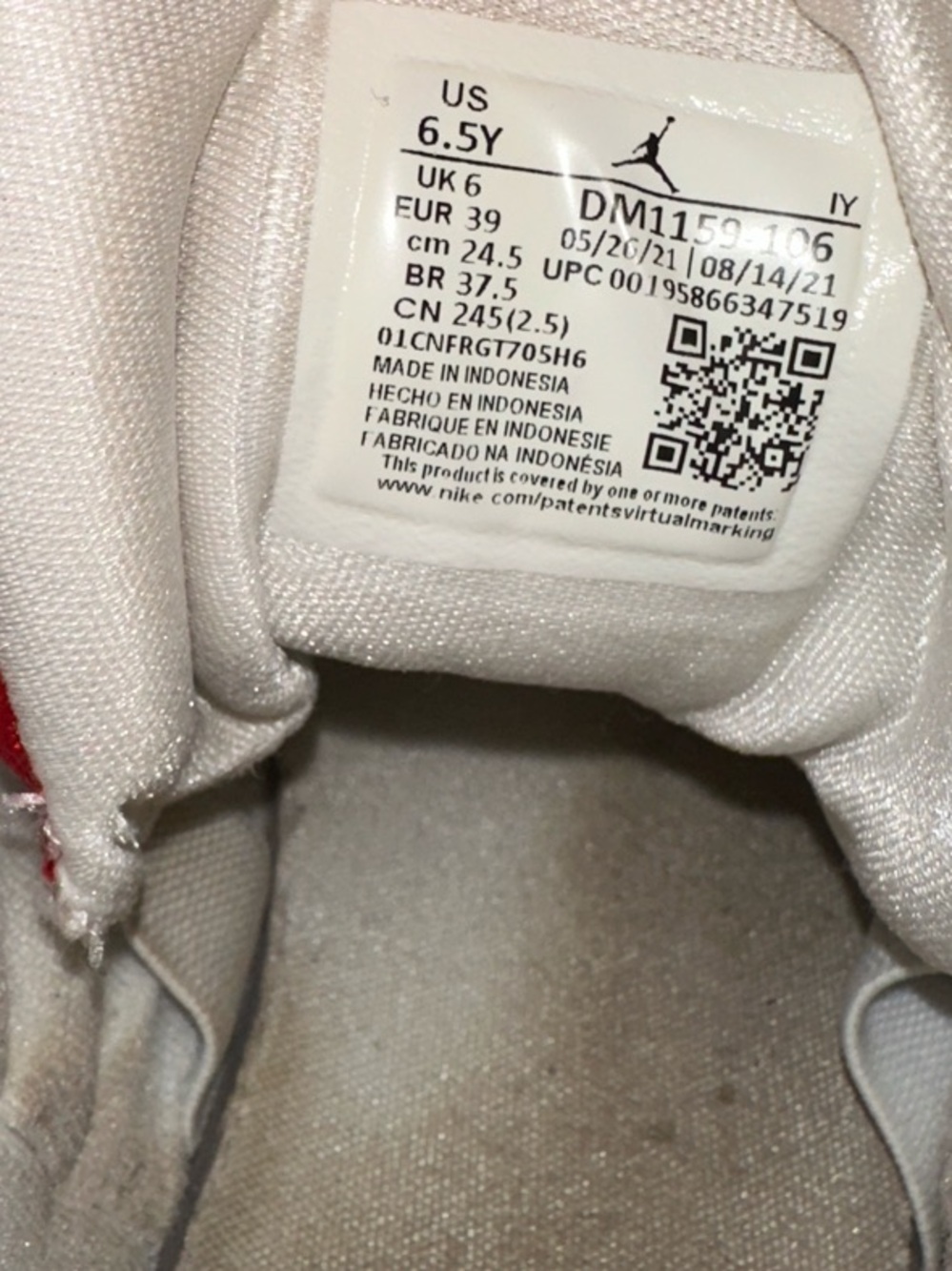 Nike Kids White and Red High-Top Sneakers (Youth) Back To School - Picture 6 of 6